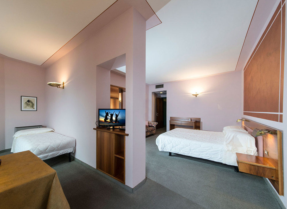 Albergo Moderno Lovere Kültér fotó