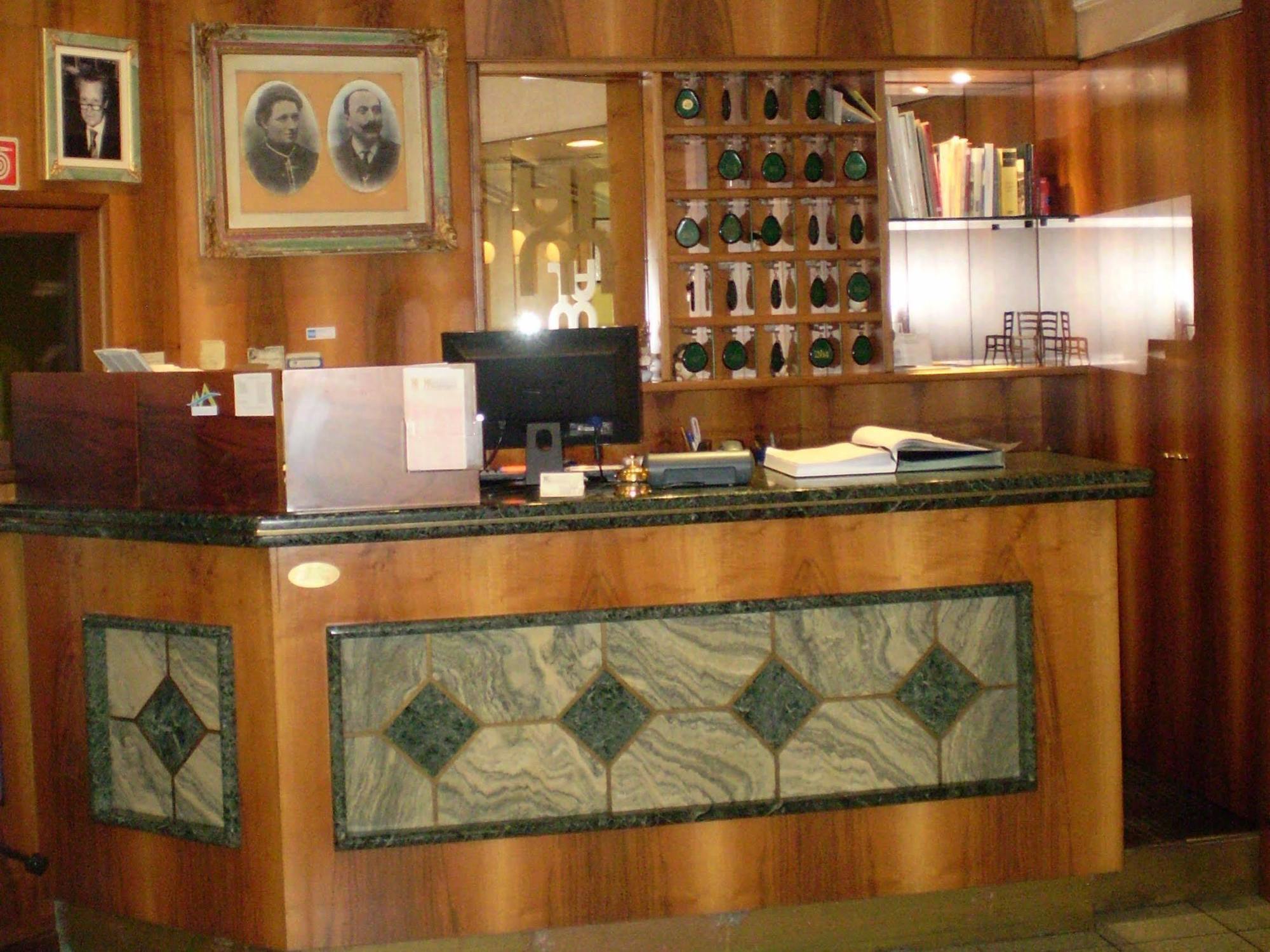 Albergo Moderno Lovere Kültér fotó