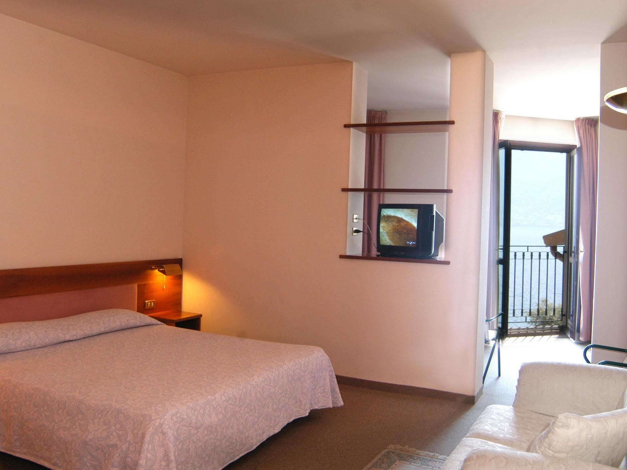 Albergo Moderno Lovere Kültér fotó