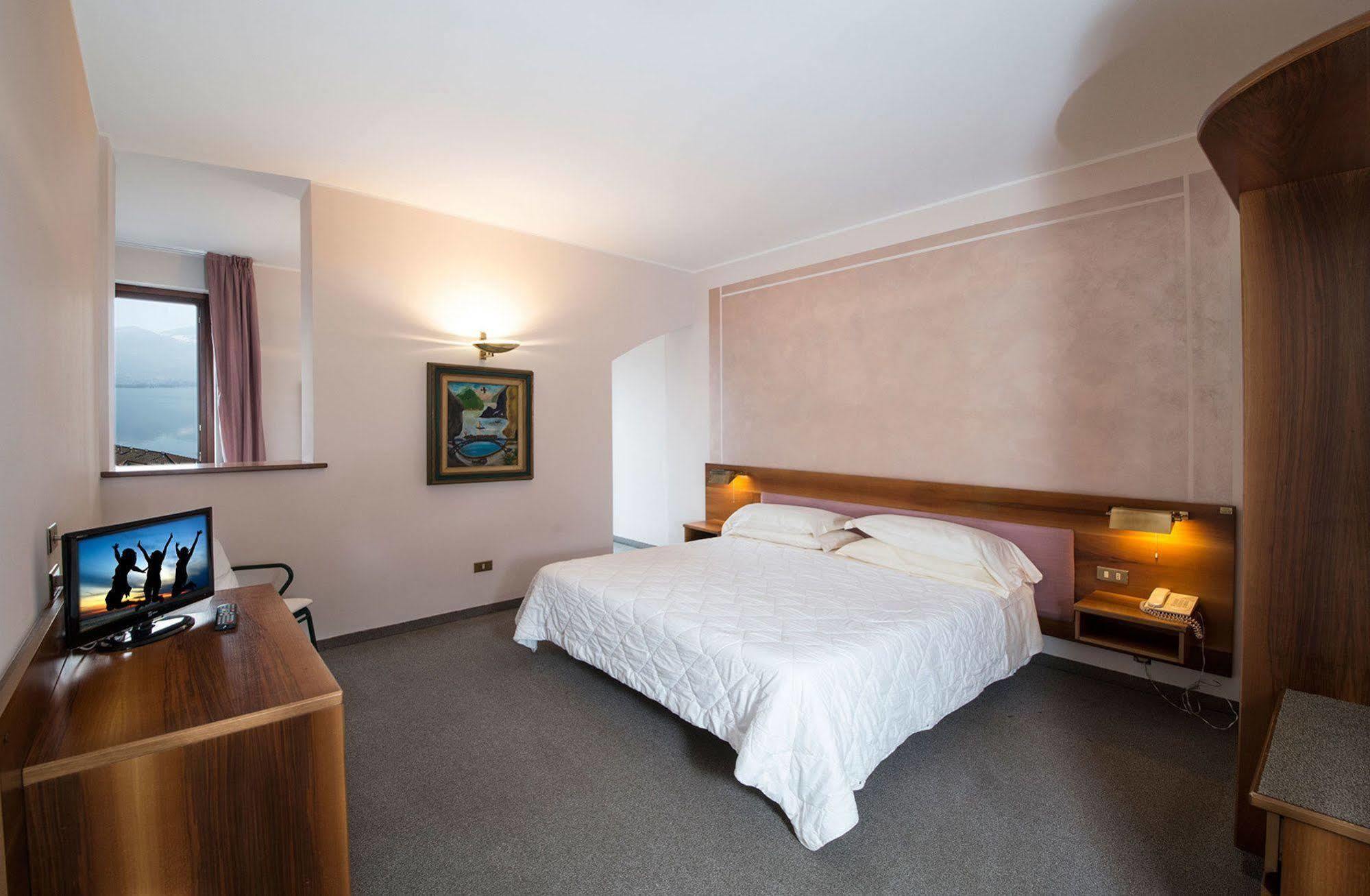 Albergo Moderno Lovere Kültér fotó